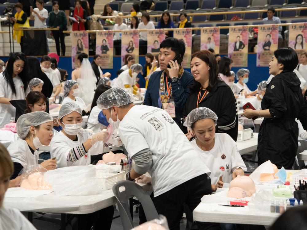 Highly recognised beauty skill competition scene – large international competitions adopt unified assessment mechanisms and enjoy the highest industry recognition.